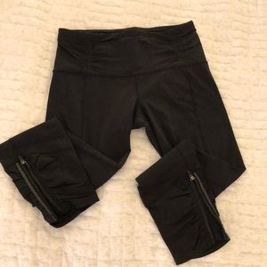 Lululemon black leggings, ruched, sz 8